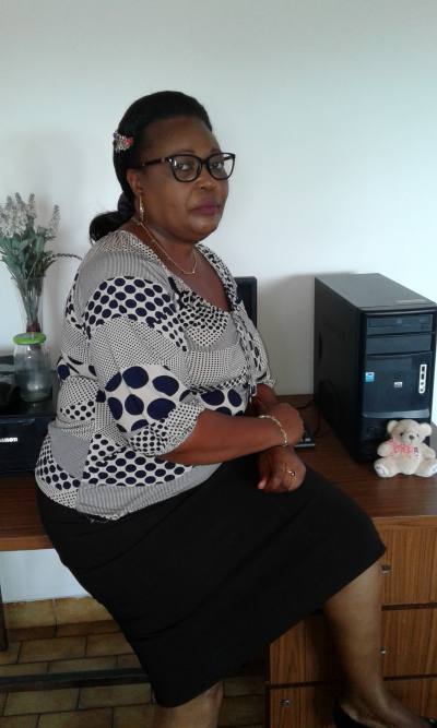 Nathalie 62 ans Libreville Gabon