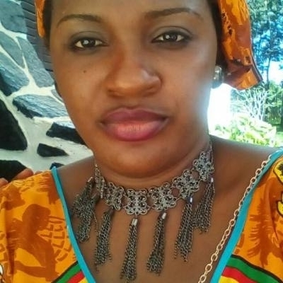 Diane 35 Jahre Yaoundé Kamerun