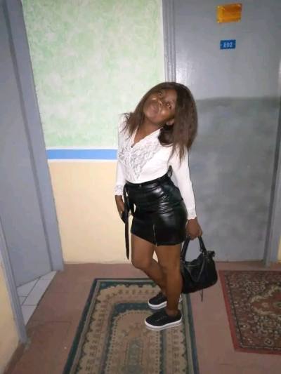 Aurelle 27 ans Bulu Cameroun
