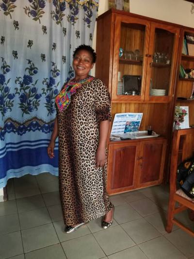 Pauline 54 Jahre Yaoundé Kamerun