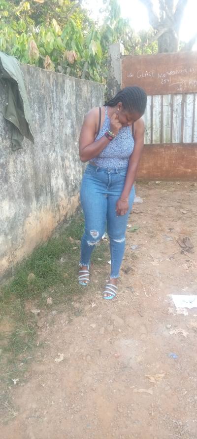 Francoise 22 ans Yaoundé Cameroun