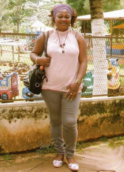 Amelie 41 Jahre Yaoundé Kamerun