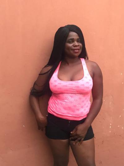 Armelle 34 ans Yaoundé Cameroun