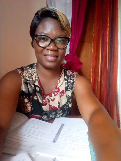 Madeleine 35 ans Yaoundé Cameroun