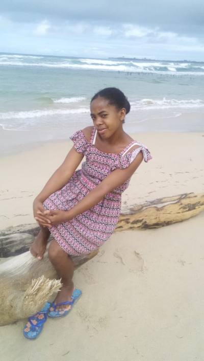 Thalia 23 ans Antalaha Madagascar