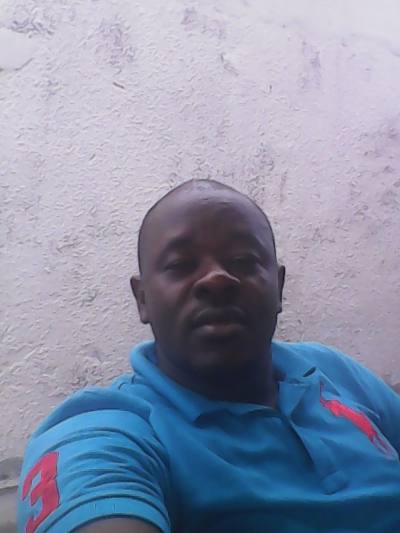 Iversonn 44 ans Yaoundé Cameroun