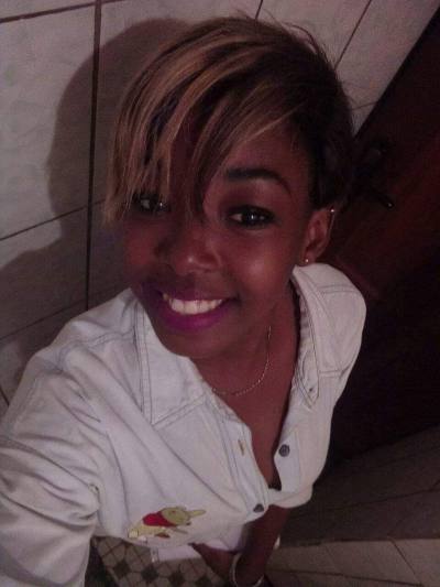 Anne  26 ans Yaounde  Cameroun
