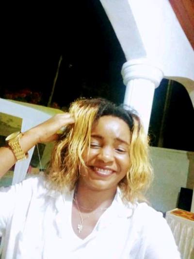 Alice 32 ans Yaoundé Cameroun
