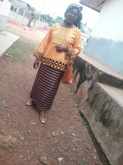  stephanie 50 ans Centre Cameroun