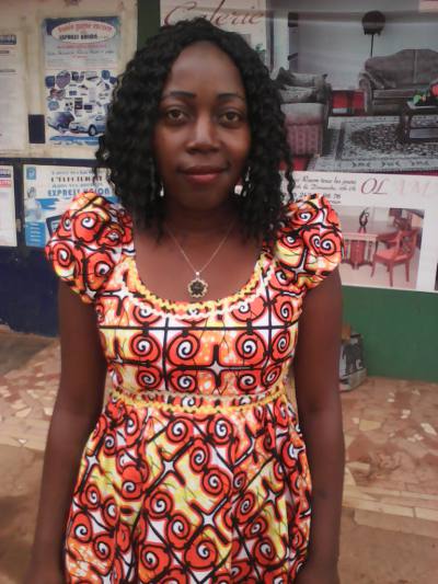 Jeanne 44 Jahre Yaoundé Kamerun