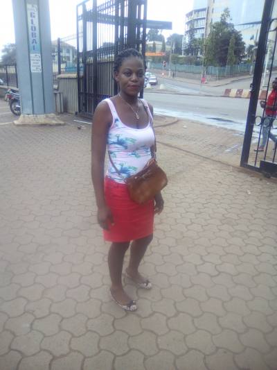 Josepha 32 ans Yaoundé Cameroun