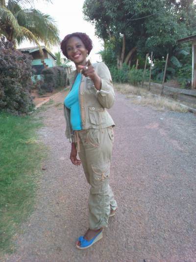 Michelle  44 ans Yaoundé Cameroun