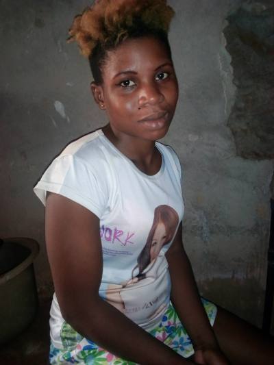 Kelly 24 Jahre Yaoundé Kamerun