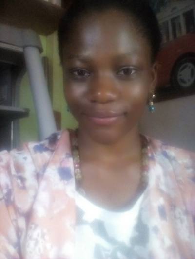 Nicole 28 ans Yaoundé Cameroun