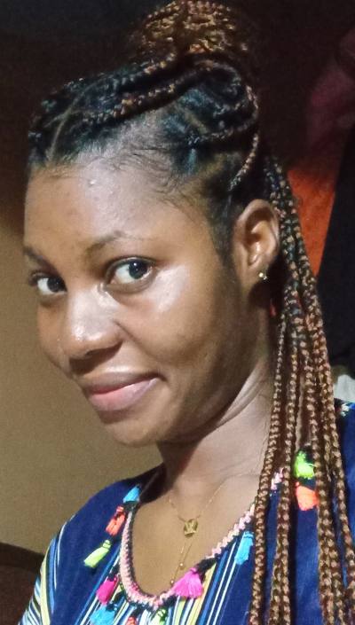 Francine 27 ans Yaoundé 5 Cameroun