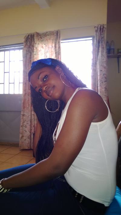 Monique 36 ans Chretienne Cameroun