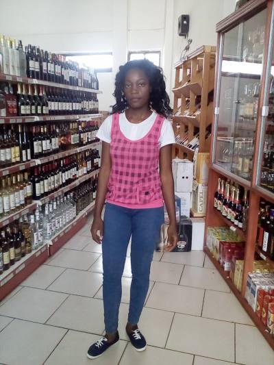 Danielle 28 ans Yaoundé Cameroun
