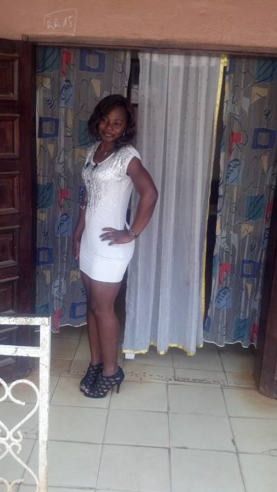 Valerie 37 ans Douala Cameroun
