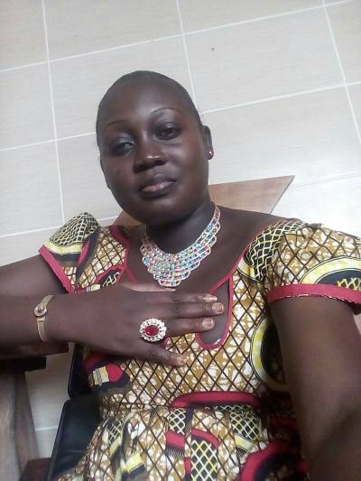 Bernadette  36 ans Yaounde Cameroun