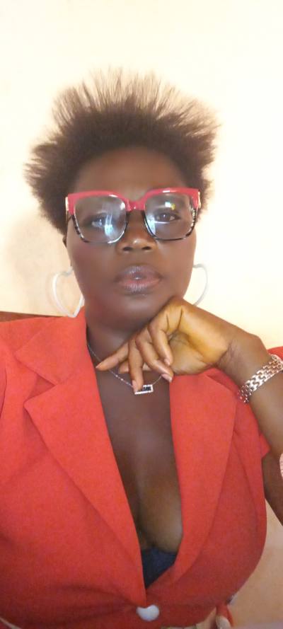 Bella 44 ans Yaoundé  Cameroun
