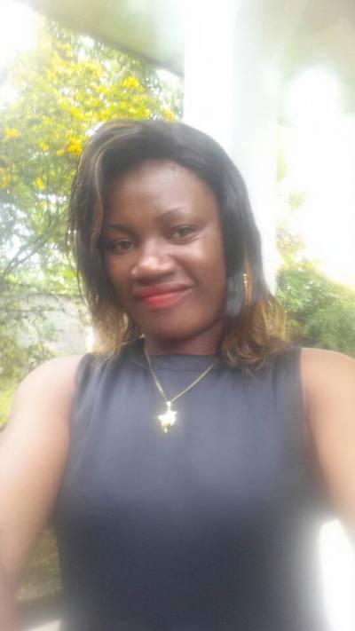 Manou  36 ans Ebolowa Cameroun