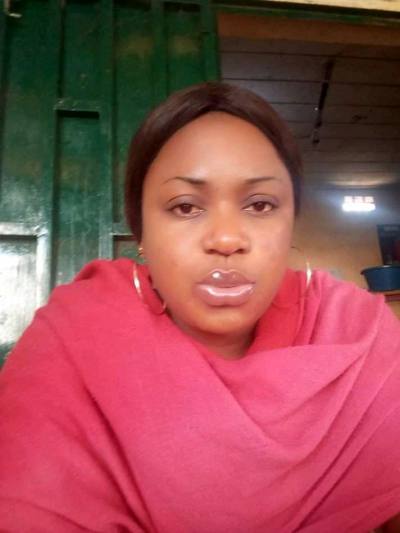 Marie 41 Jahre Yaoundé Kamerun