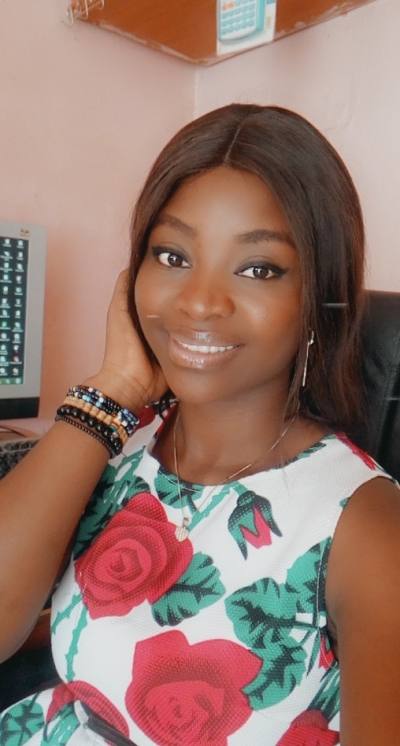 Marinaa 25 ans Yaoundé  Cameroun