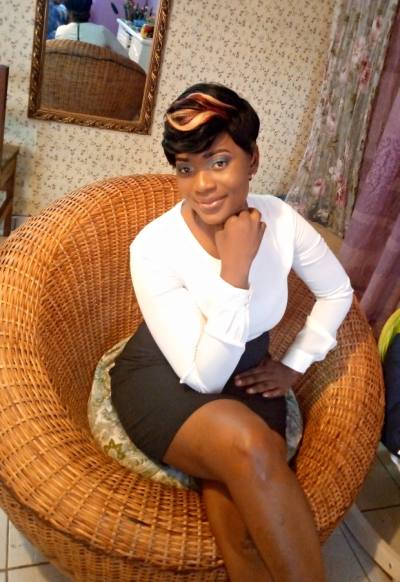 Ange 34 ans Yaoundé Cameroun