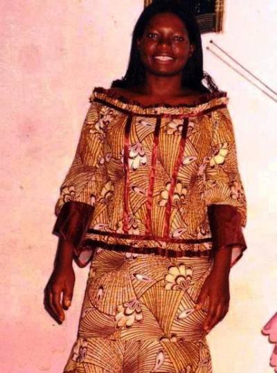 Joelle 48 Jahre Douala Kamerun