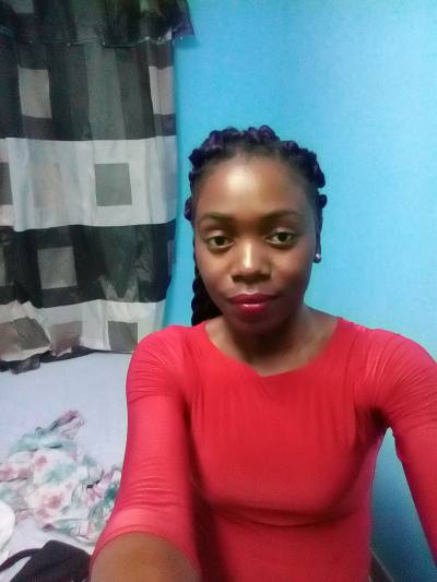 Linda 34 years Douala Cameroon