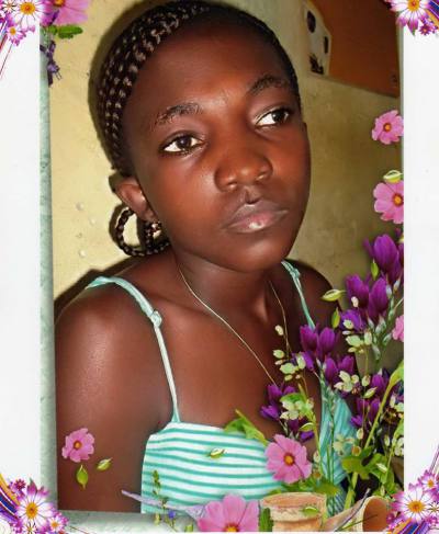 Esther 37 Jahre Koumassi Elfenbeinküste
