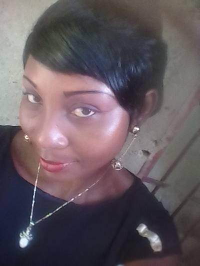 Sandrine 43 ans Douala Cameroun