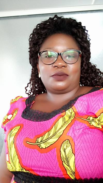 Ginette 35 Jahre Yaoundé Kamerun