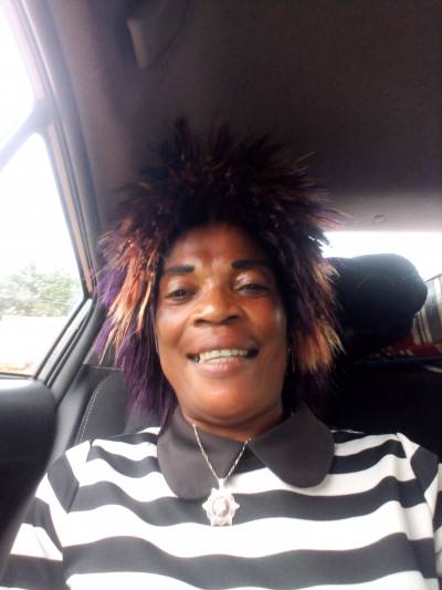 Melanie 58 Jahre Yaoundé Kamerun