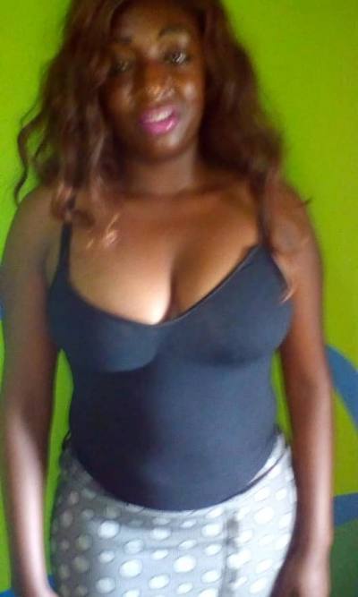 Sarah 32 ans Yaoundé Cameroun