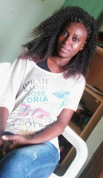 Nina 31 ans Yaoundé Cameroun
