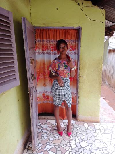 Carine 27 years Centre Cameroon