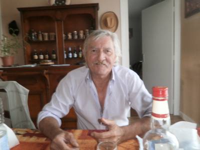Alexandre  74 ans Moragne France