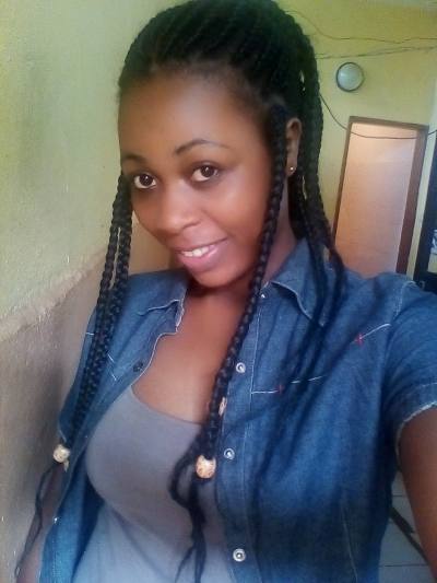 Gaelle 31 ans Yaoundé Cameroun