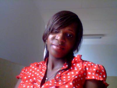 Celyah 38 Jahre Libreville Gabun