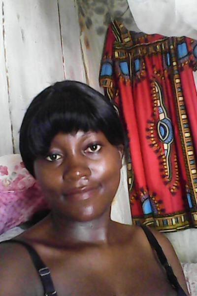 Solange 35 years Douala Cameroon