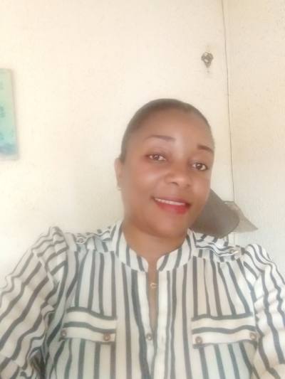 Christele 39 ans Douala Cameroun