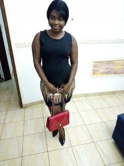 Laura 28 ans Yaounde Cameroun