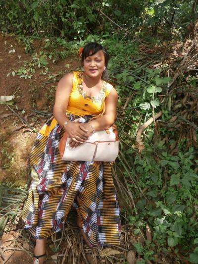 Claudine 40 years Yaounde Cameroon