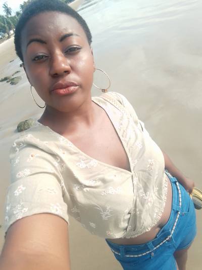 Leïla 29 Jahre Libreville Gabun
