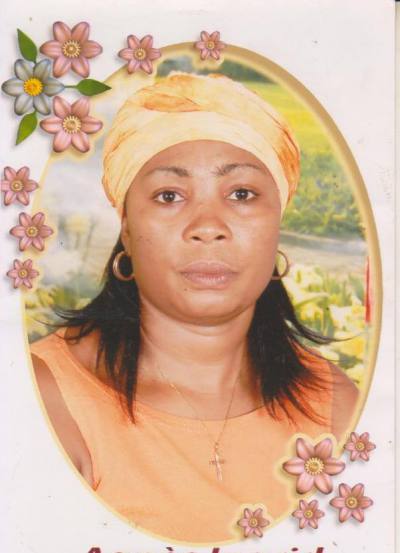 Agnes 47 Jahre Yaounde Kamerun