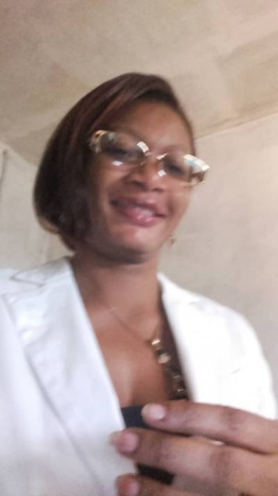 Mireille 43 Jahre Ydé4 Kamerun