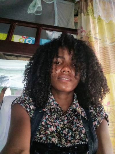 Estelle 34 ans Antalaha Madagascar