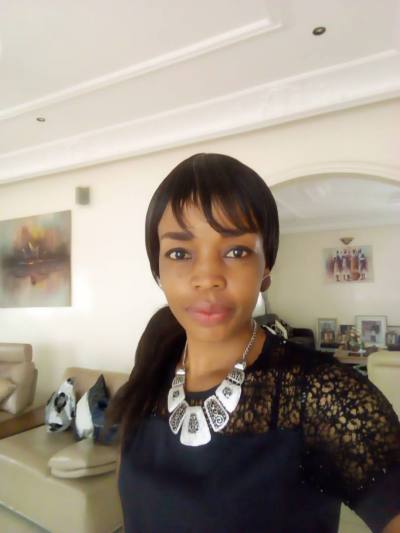 Evangeline 40 ans Yaoundé Cameroun