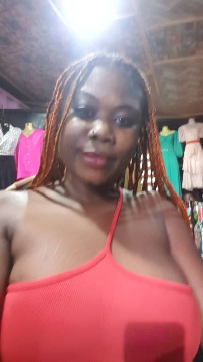 Viviane 37 years Douala  Cameroon
